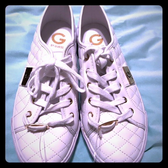 Guess Shoes - 👟 Women’s Guess tennis shoes